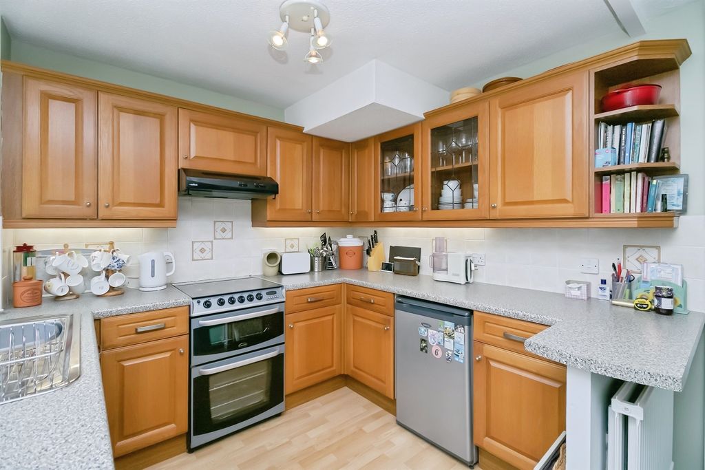 Property photo 2 of 17