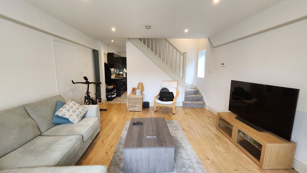 Property photo 1 of 10 Living Room
