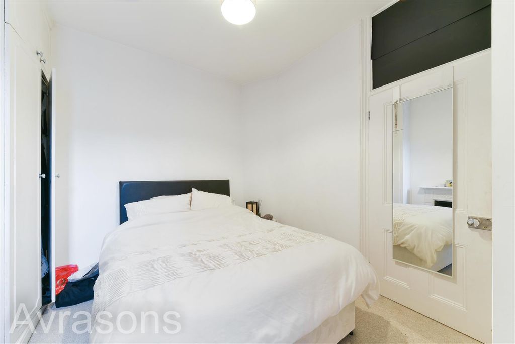 Property photo 1 of 12 Bedroom