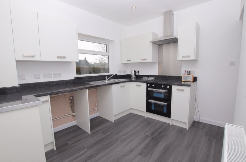 Property photo 3 of 24 Fitted Kitchen