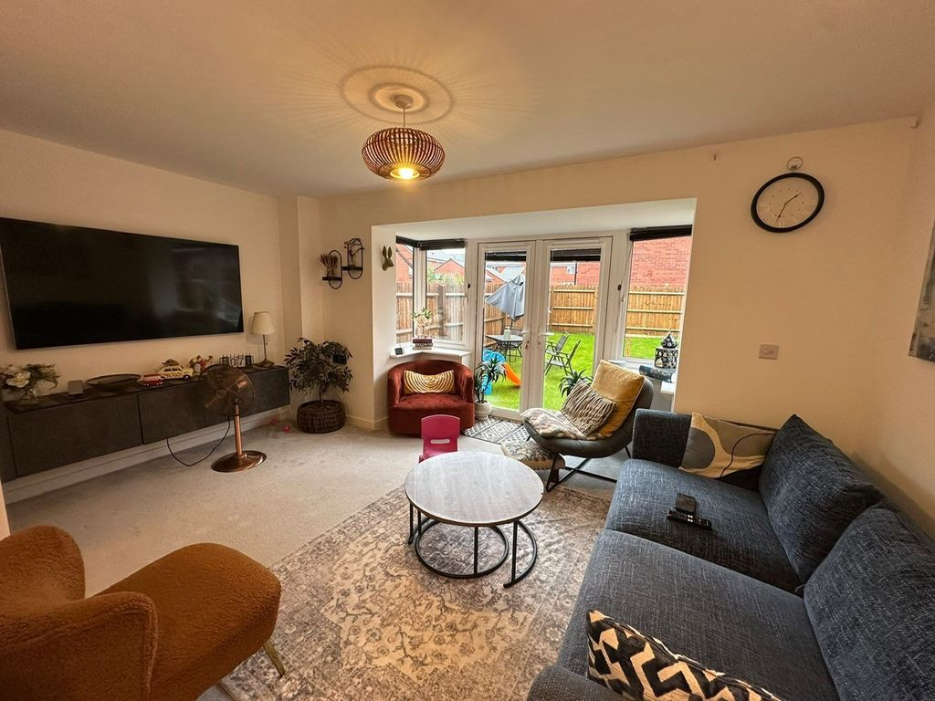 Property photo 2 of 11