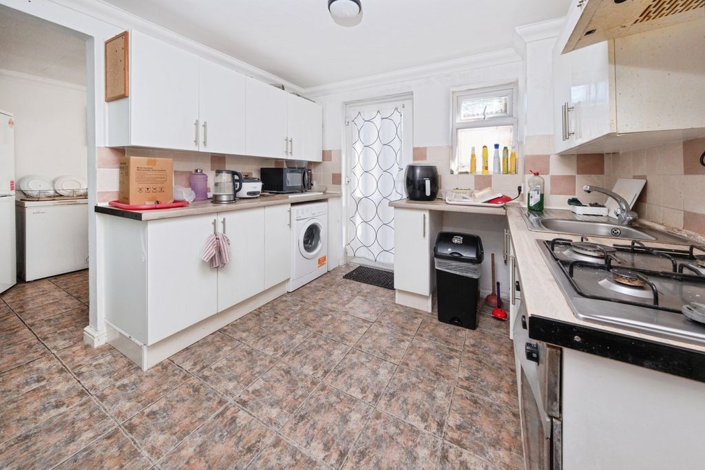 Property photo 3 of 12 Pbox-Img.Jpg