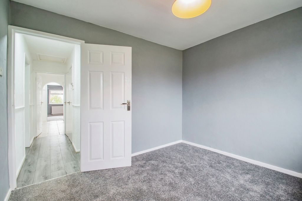 Property photo 1 of 16 Bedroom