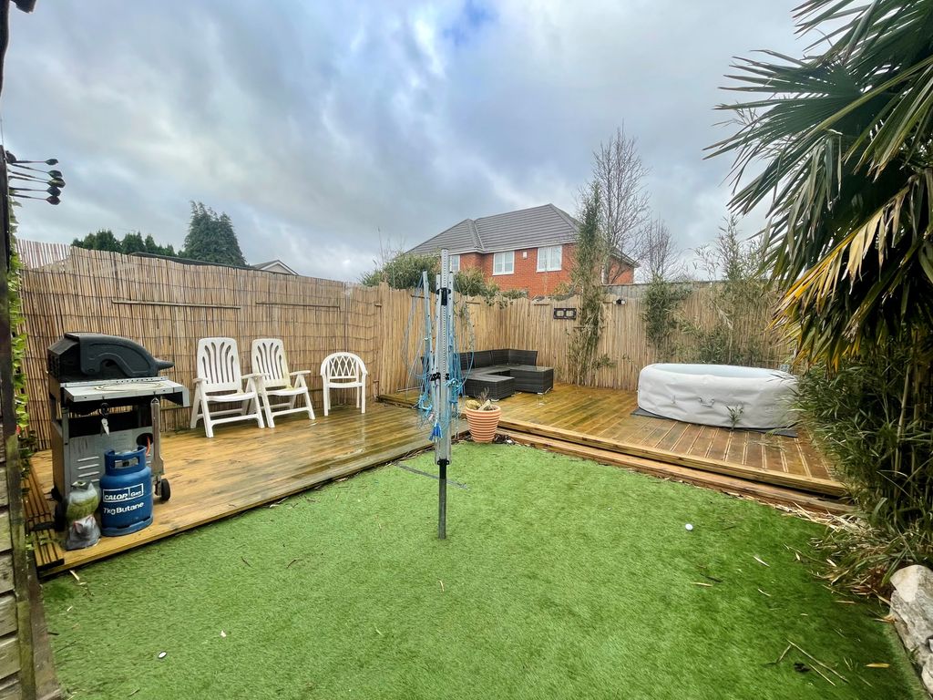 Property photo 3 of 10
