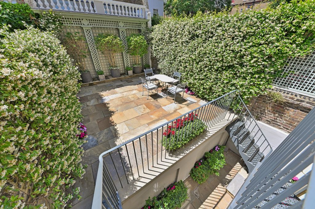 Property photo 3 of 22 Garden