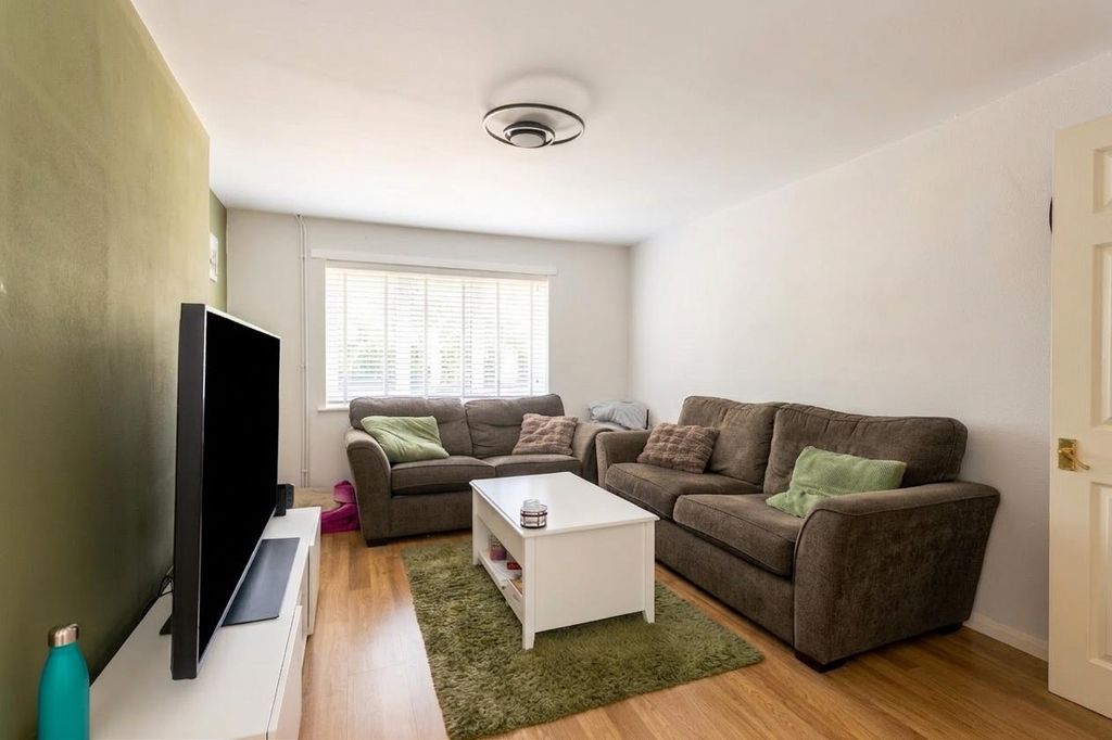 Property photo 2 of 9 Living Room 4.Jpg