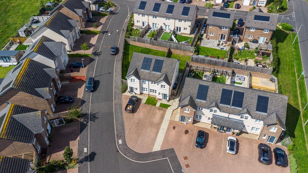 Property photo 2 of 24 Townswell Gardens-41.Jpg