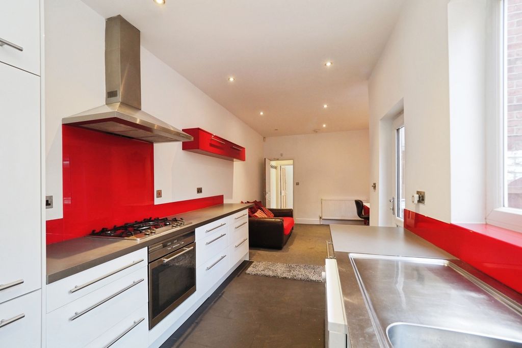 Property photo 3 of 18 Photo