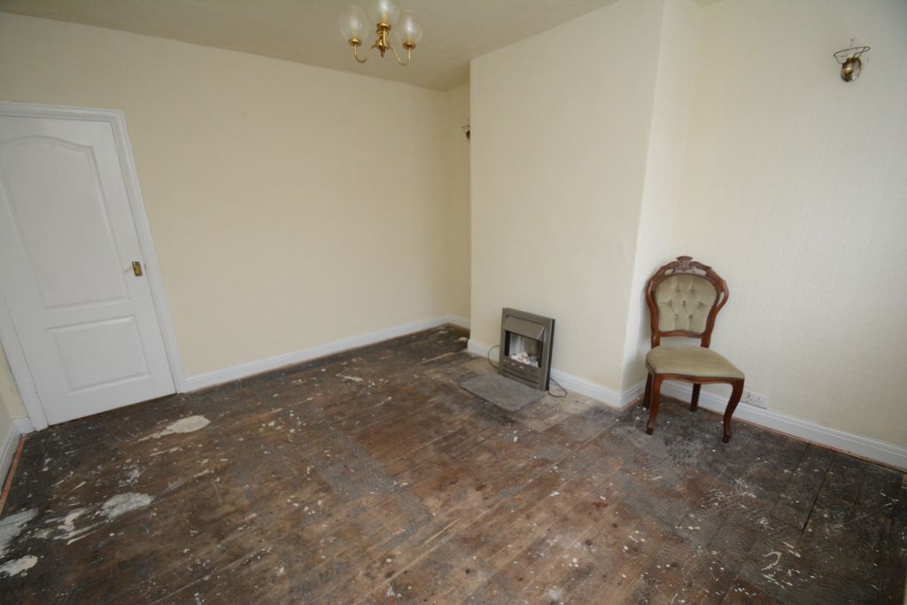 Property photo 2 of 8 Lounge