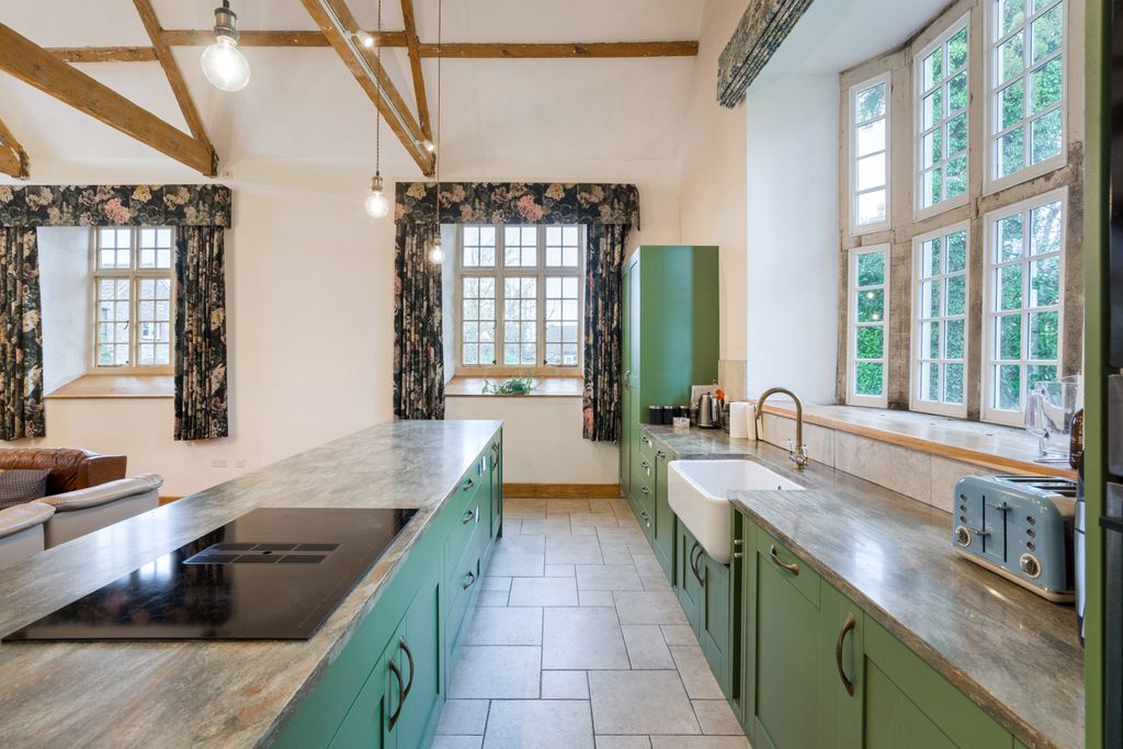 Property photo 3 of 15 Kitchen