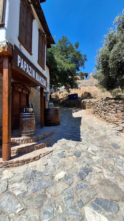 Property photo 2 of 19