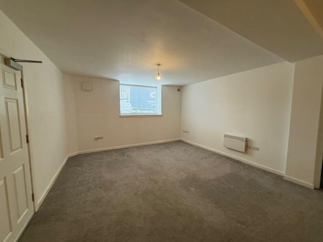 Property photo 3 of 7 Lounge