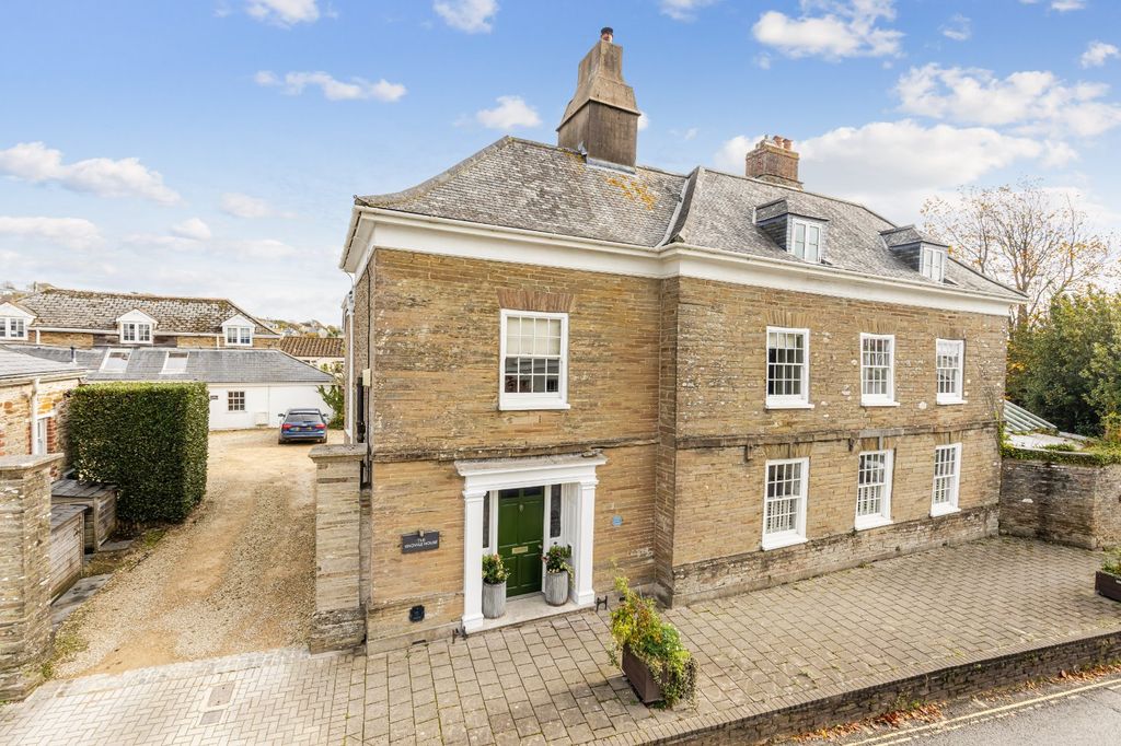 Property photo 2 of 23 Entrance To Parking