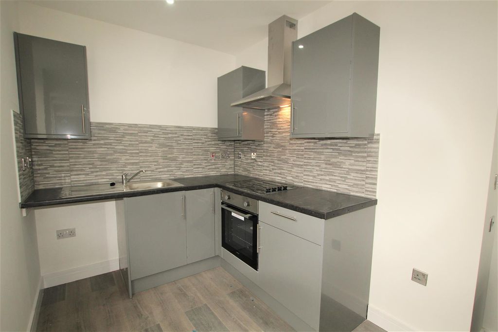 Property photo 2 of 8 Kitchen