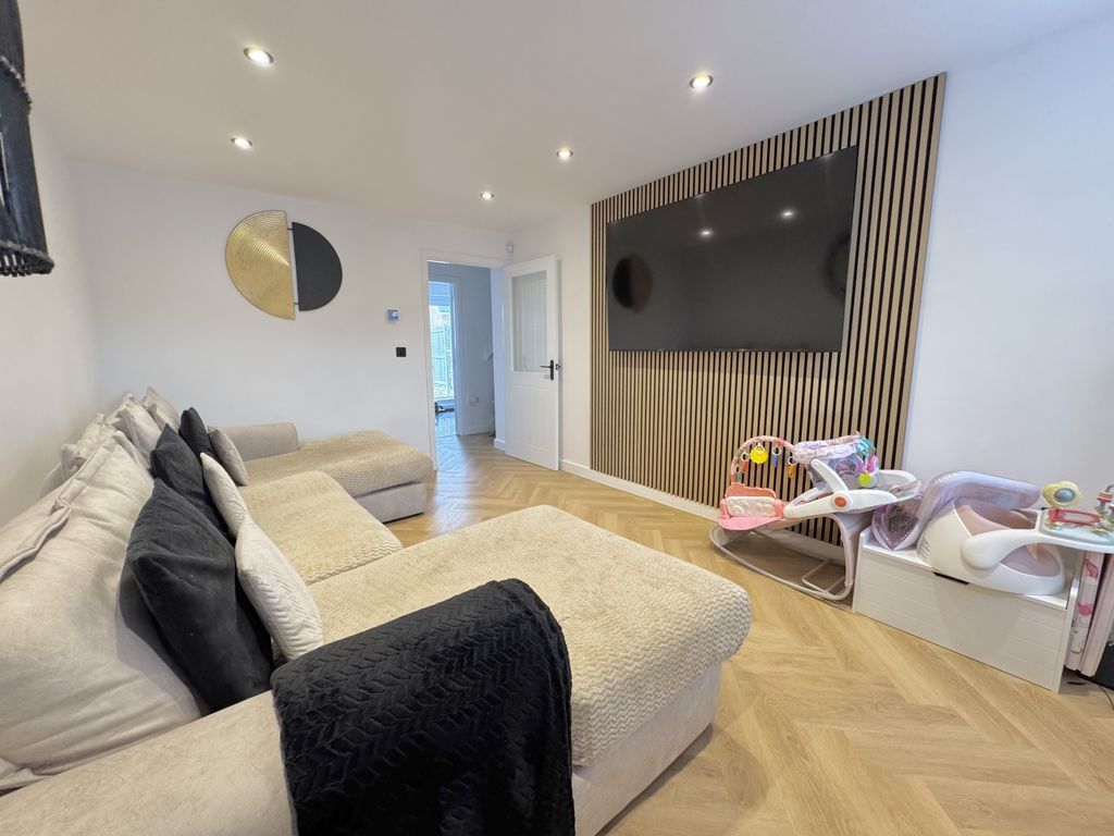 Property photo 2 of 23 Img_7670