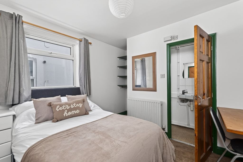 Property photo 1 of 6 0026