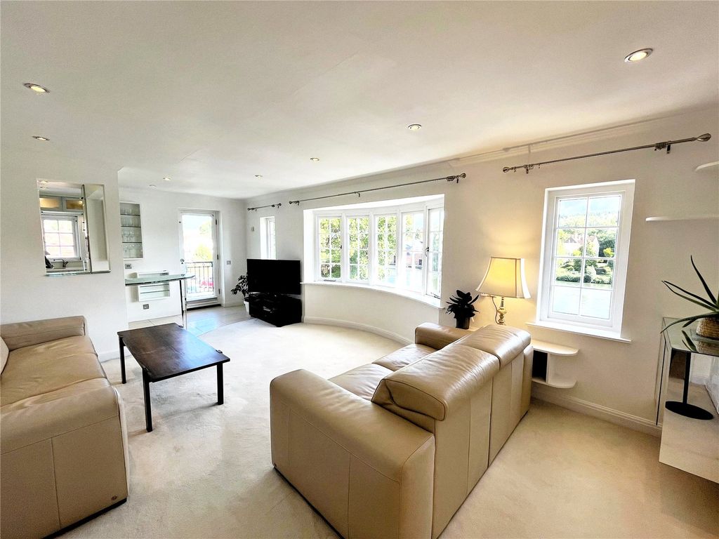 Property photo 3 of 13 Sitting Room