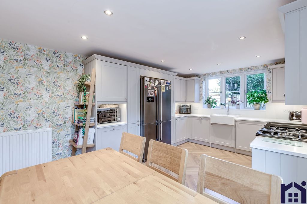 Property photo 3 of 41 Dining Kitchen