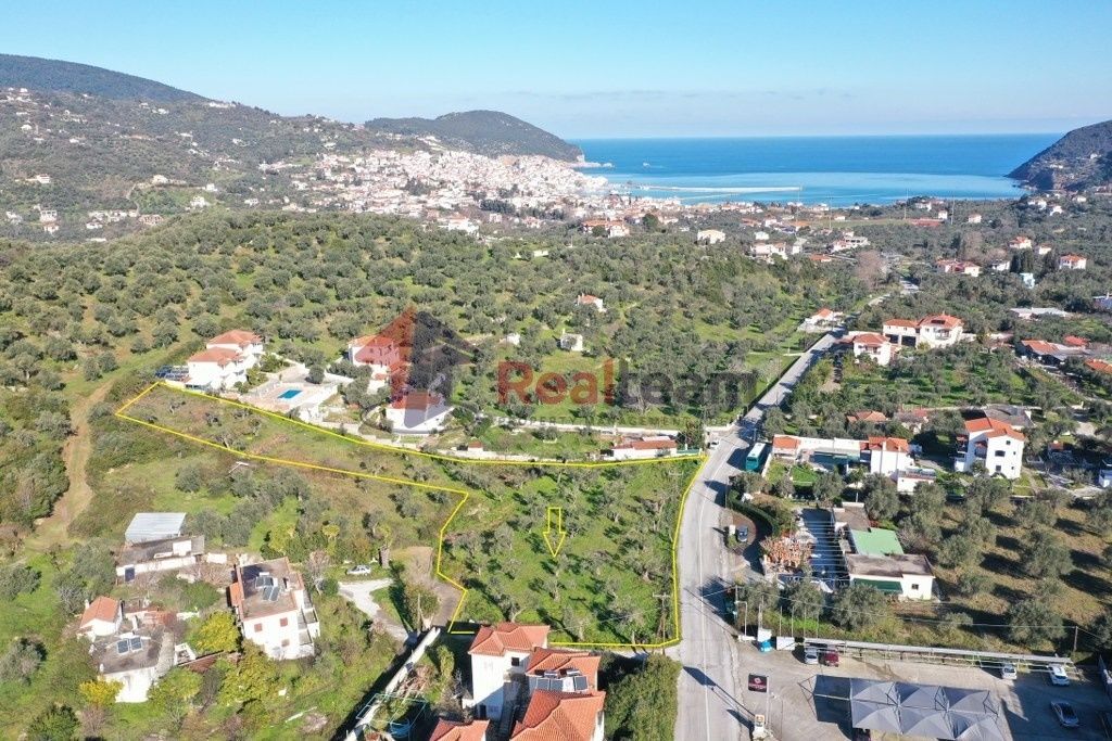 Property photo 2 of 24