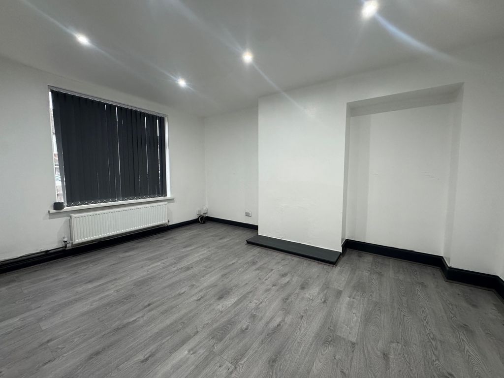 Property photo 3 of 12 Image