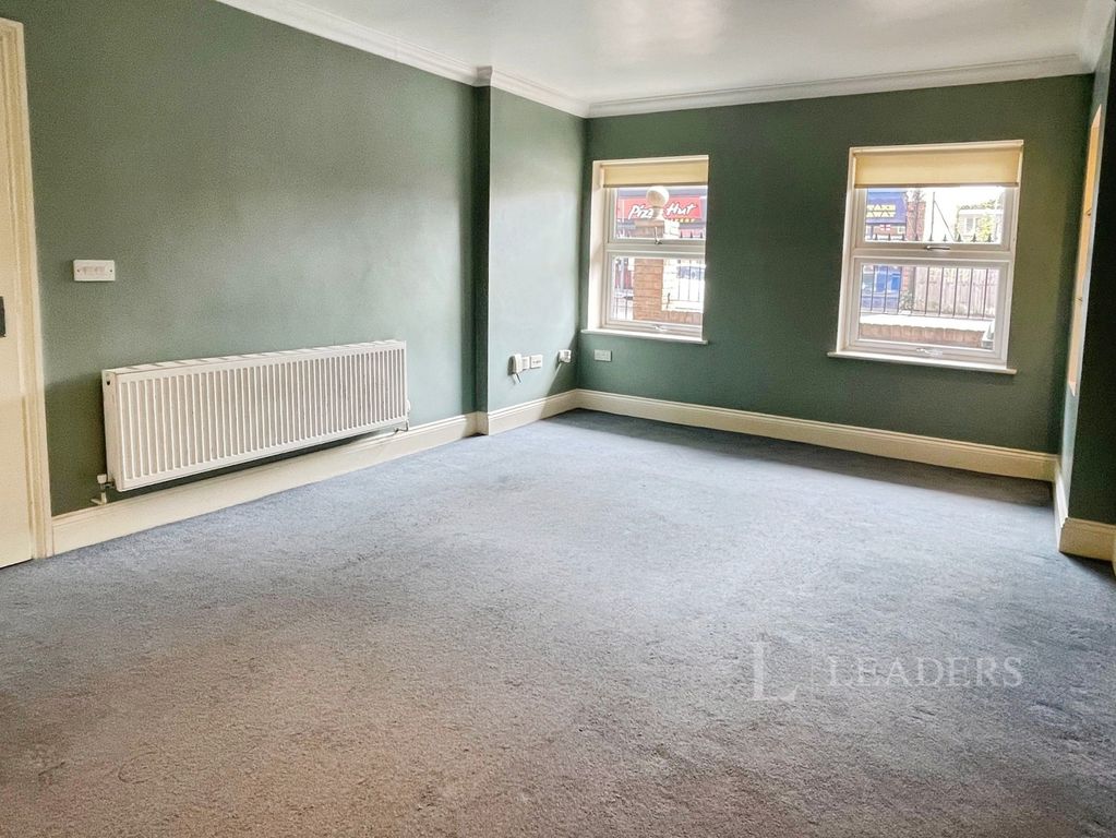 Property photo 3 of 12 Lounge Area