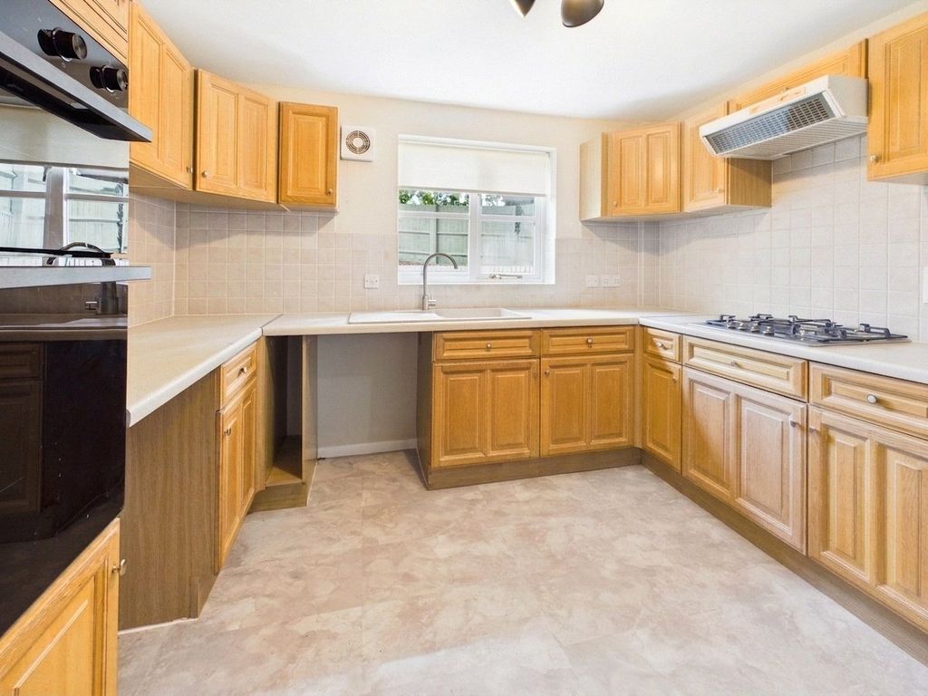 Property photo 2 of 25 Picture No. 15