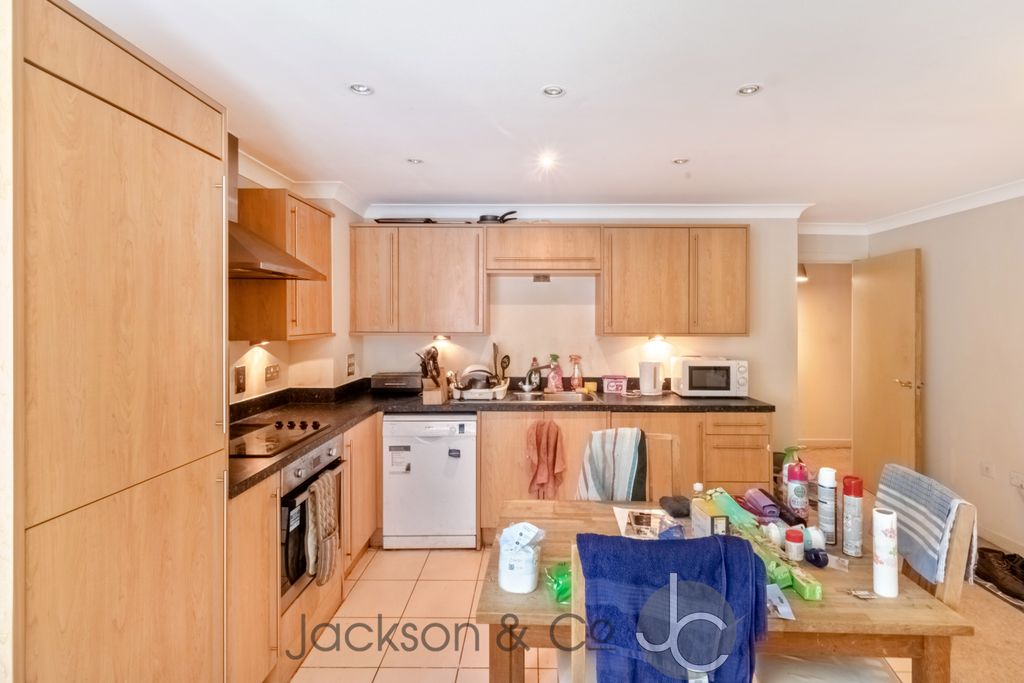 Property photo 2 of 7 1