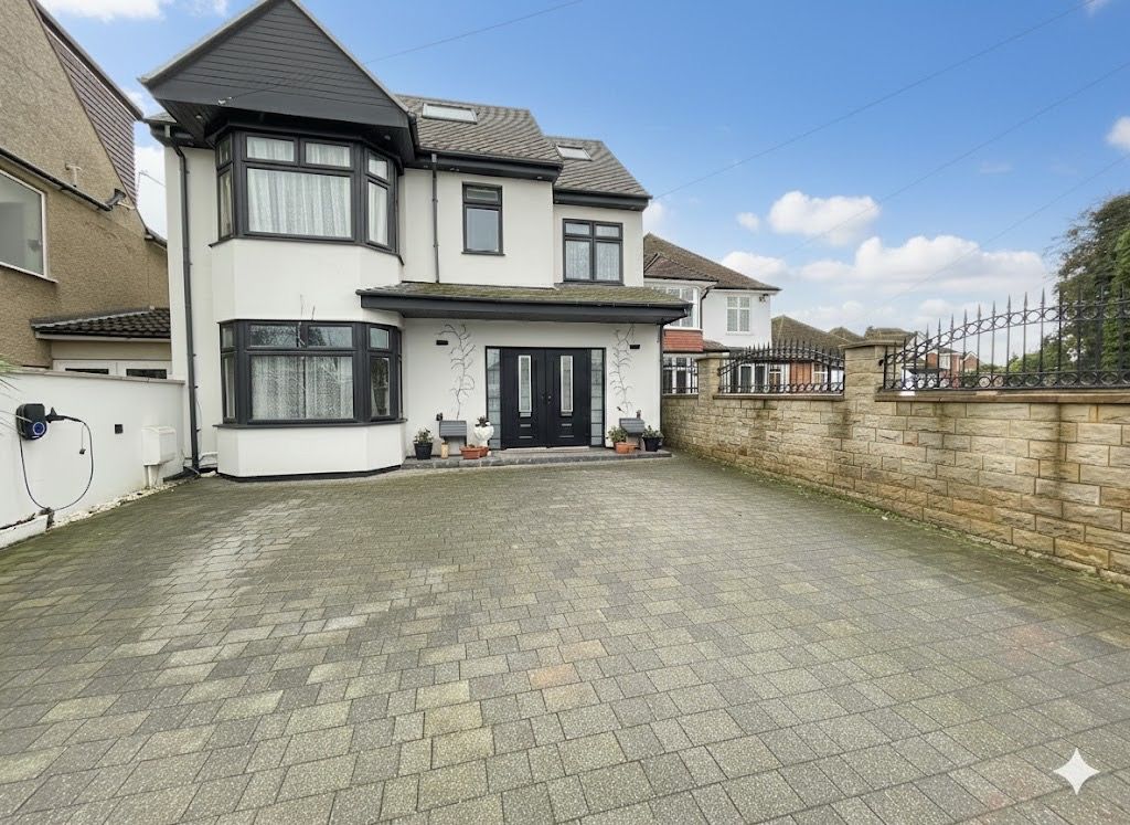 Property photo 1 of 24 4889500