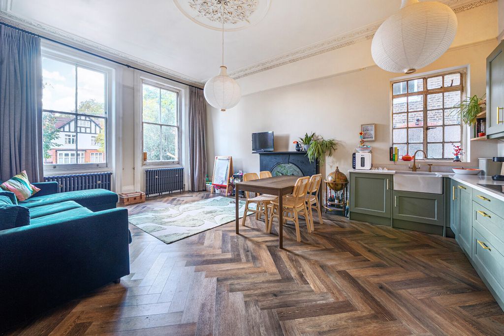 Property photo 3 of 14 1536052-9-6Ad2570...