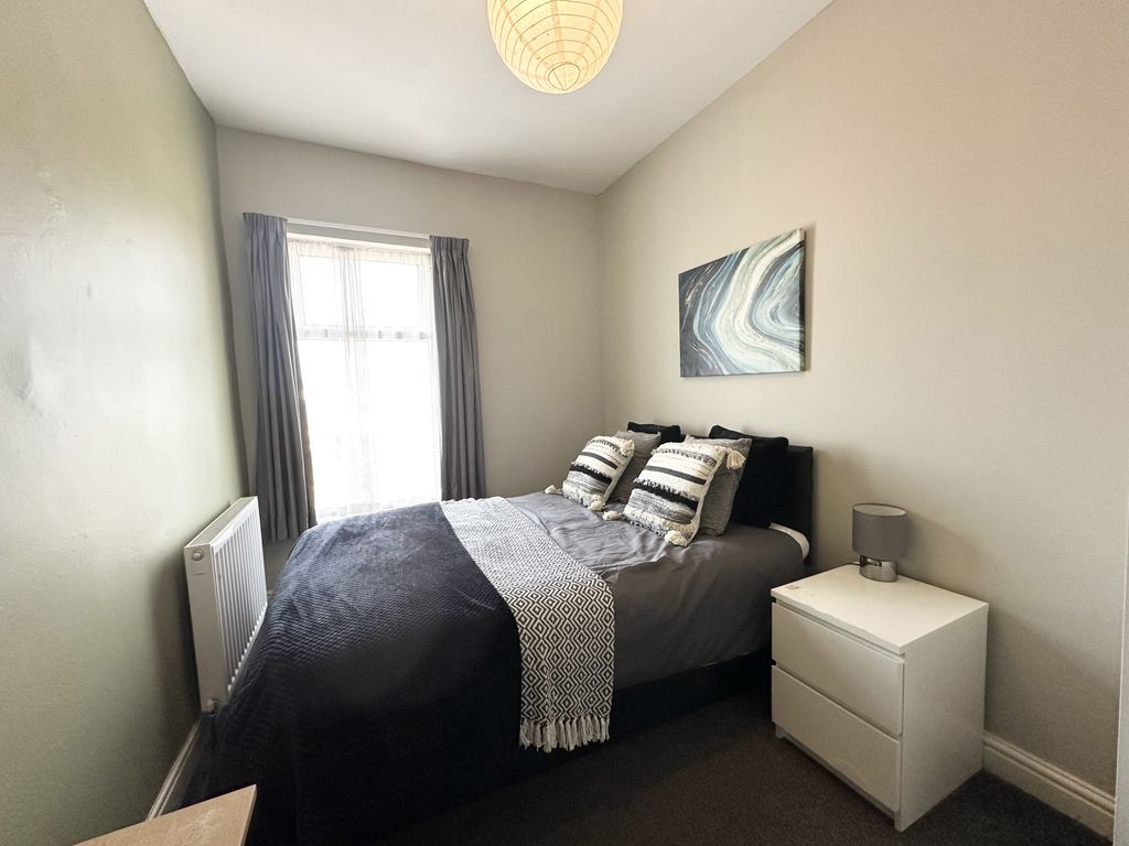 Property photo 1 of 22 5 Bed Shared House - Savile Road, Wakefield Wf10