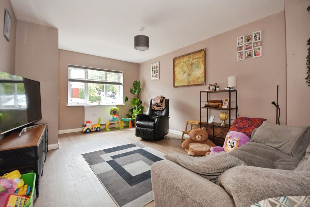 Property photo 3 of 11 Pbox-Img.Jpg
