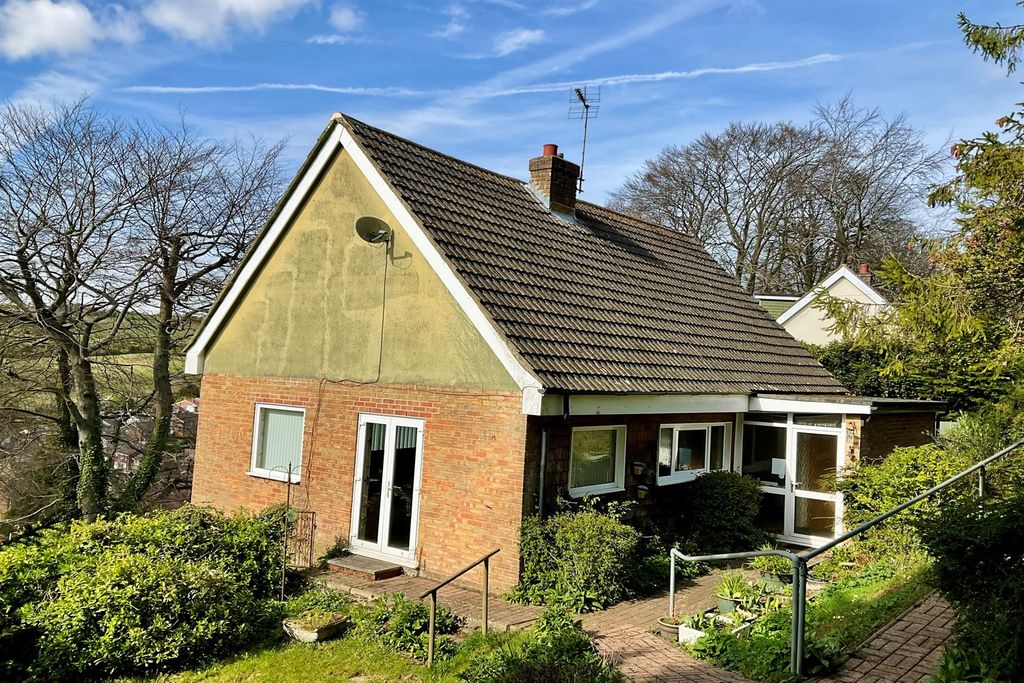 Property photo 1 of 17 (Main)