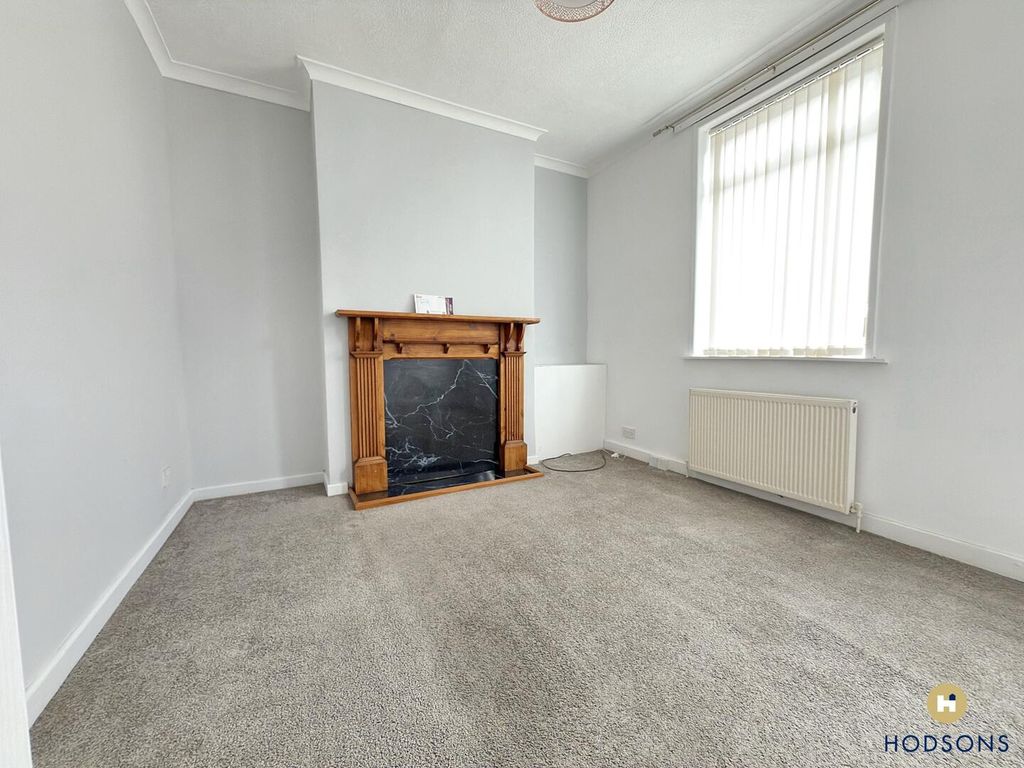 Property photo 3 of 10 Living Room