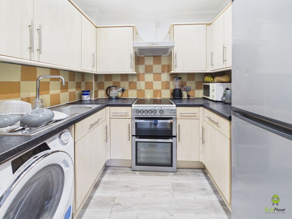 Property photo 3 of 7 Presented By Clinton At Ewemove Bexleyheath And D