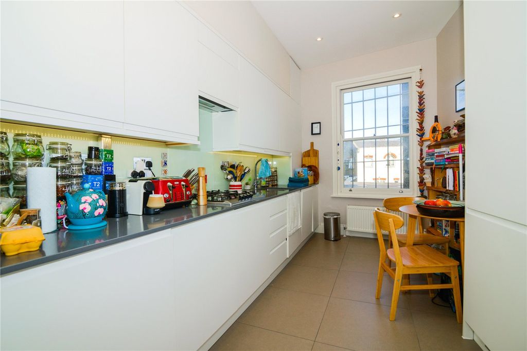 Property photo 3 of 8 Picture No. 21