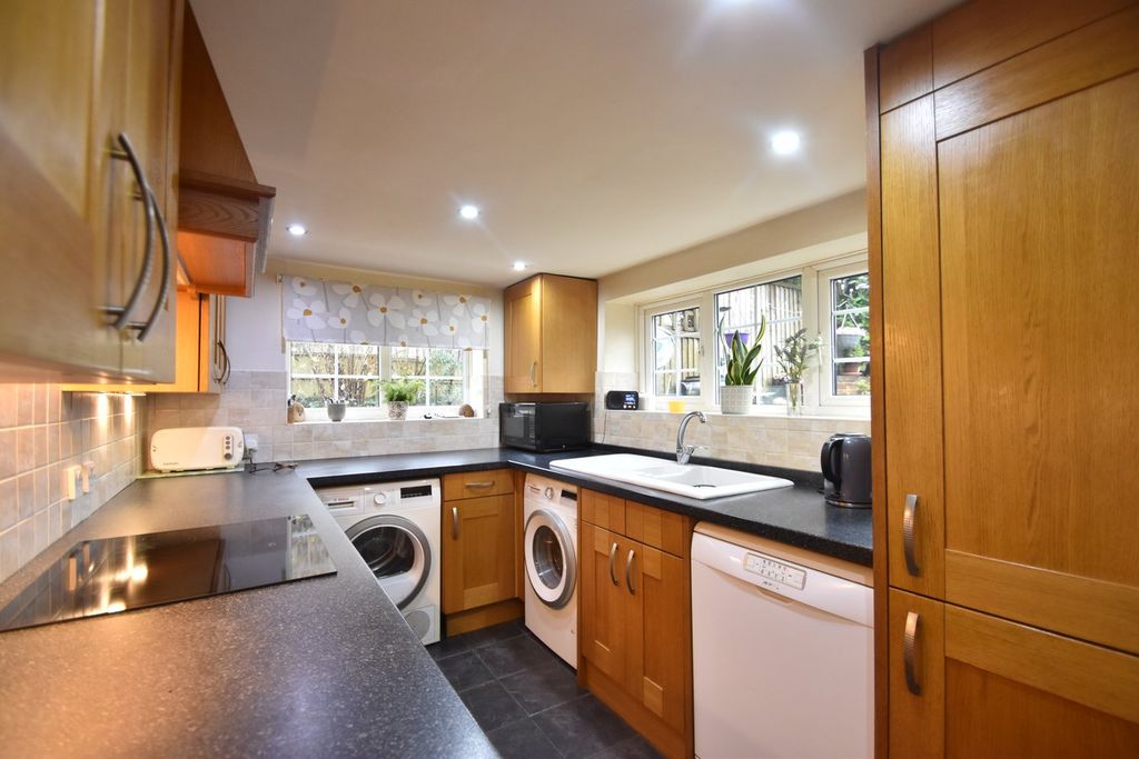 Property photo 2 of 24