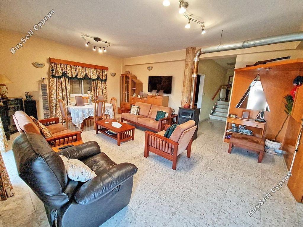 Property photo 3 of 36