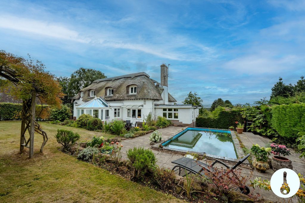 Property photo 2 of 42