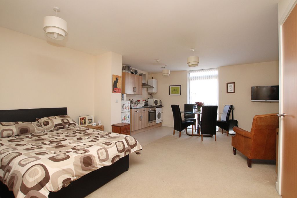 Property photo 2 of 6