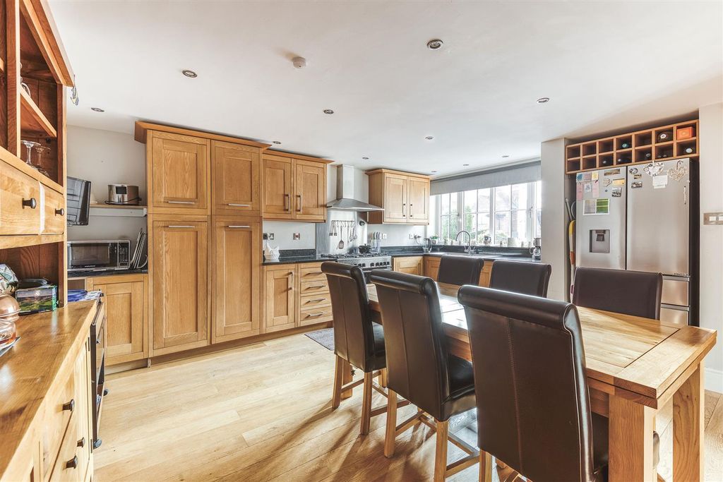 Property photo 3 of 30