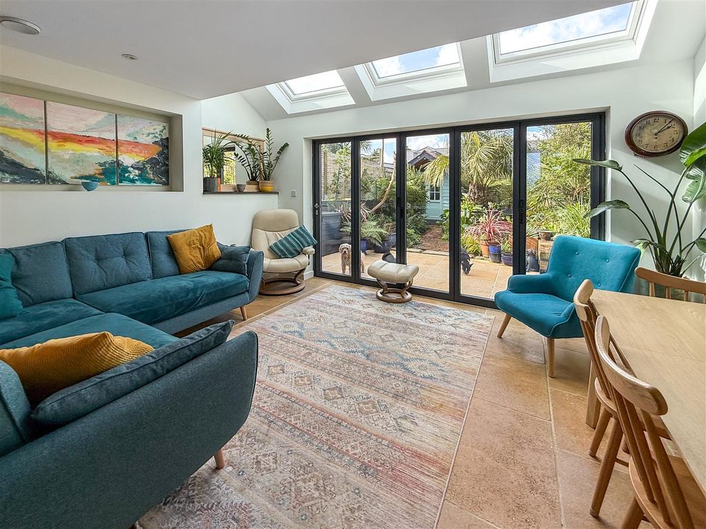 Property photo 2 of 24