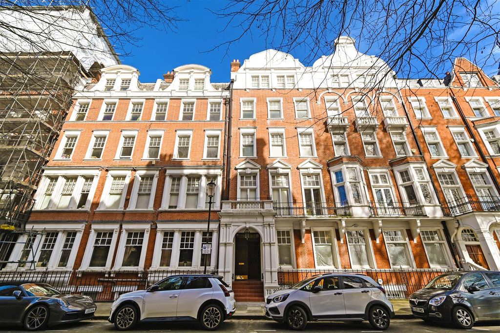 Property photo 1 of 10 10-17-Emabankment-Gardens (1).Jpg