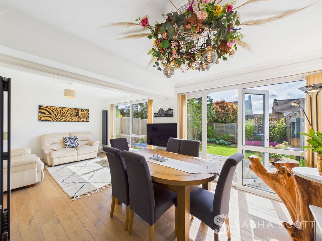 Property photo 1 of 29 Lounge / Diner