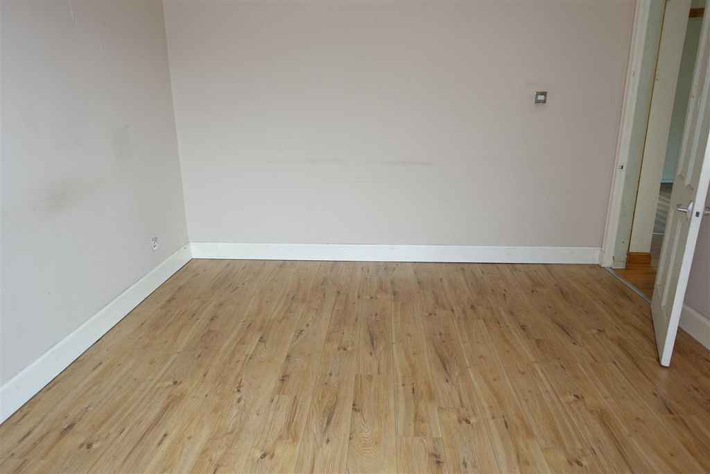 Property photo 3 of 7 Lounge