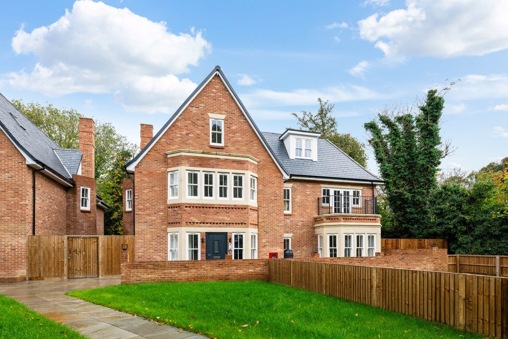 Property photo 1 of 12