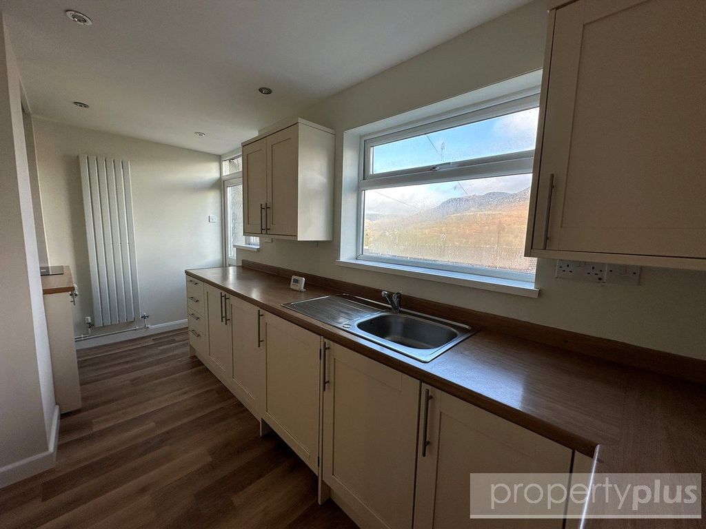 Property photo 1 of 14 Picture No. 12