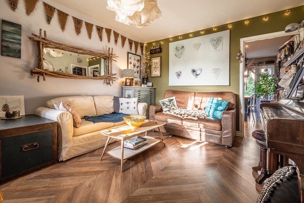 Property photo 3 of 18 19 Savoy Street - Web-24