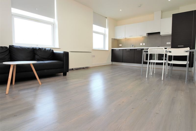 Property photo 2 of 6 Photo 4