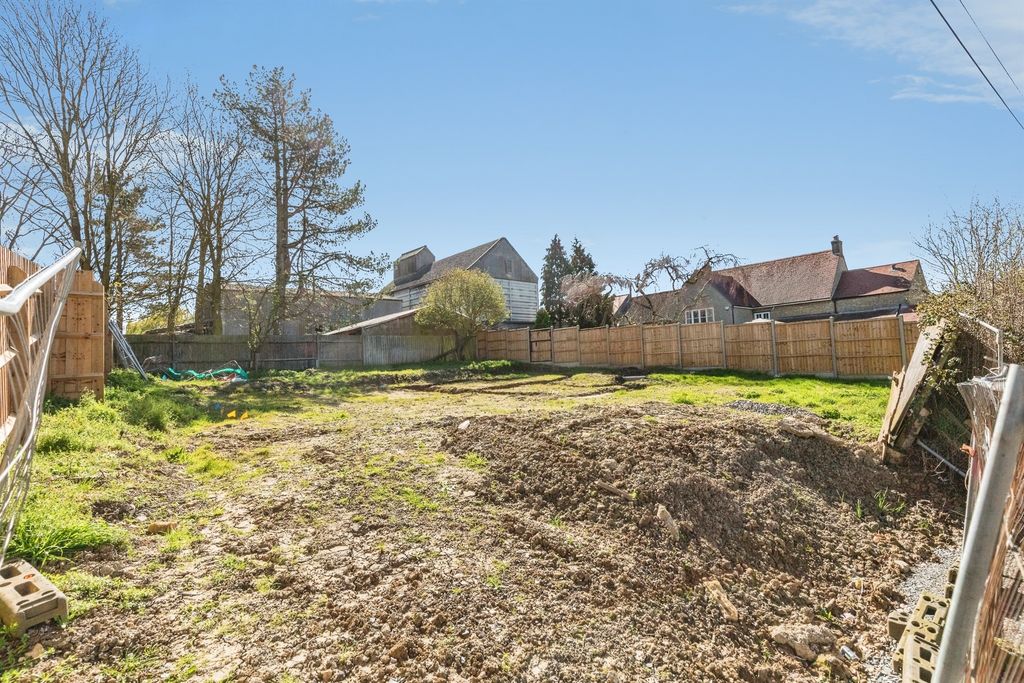 Property photo 3 of 6