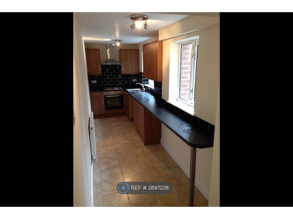 Property photo 1 of 6 Kitchen